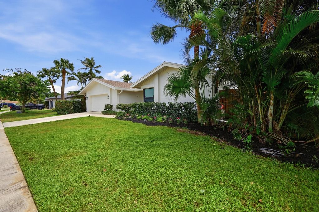 Photo of 4178 Birchwood Drive, Boca Raton, FL 33487 (MLS # B26028928)