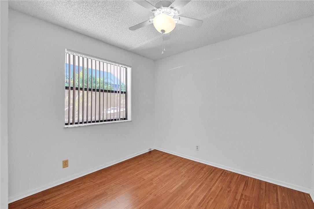 SUNRISE LAKES - Residential