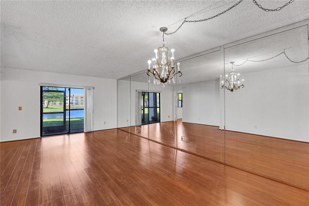 SUNRISE LAKES - Residential