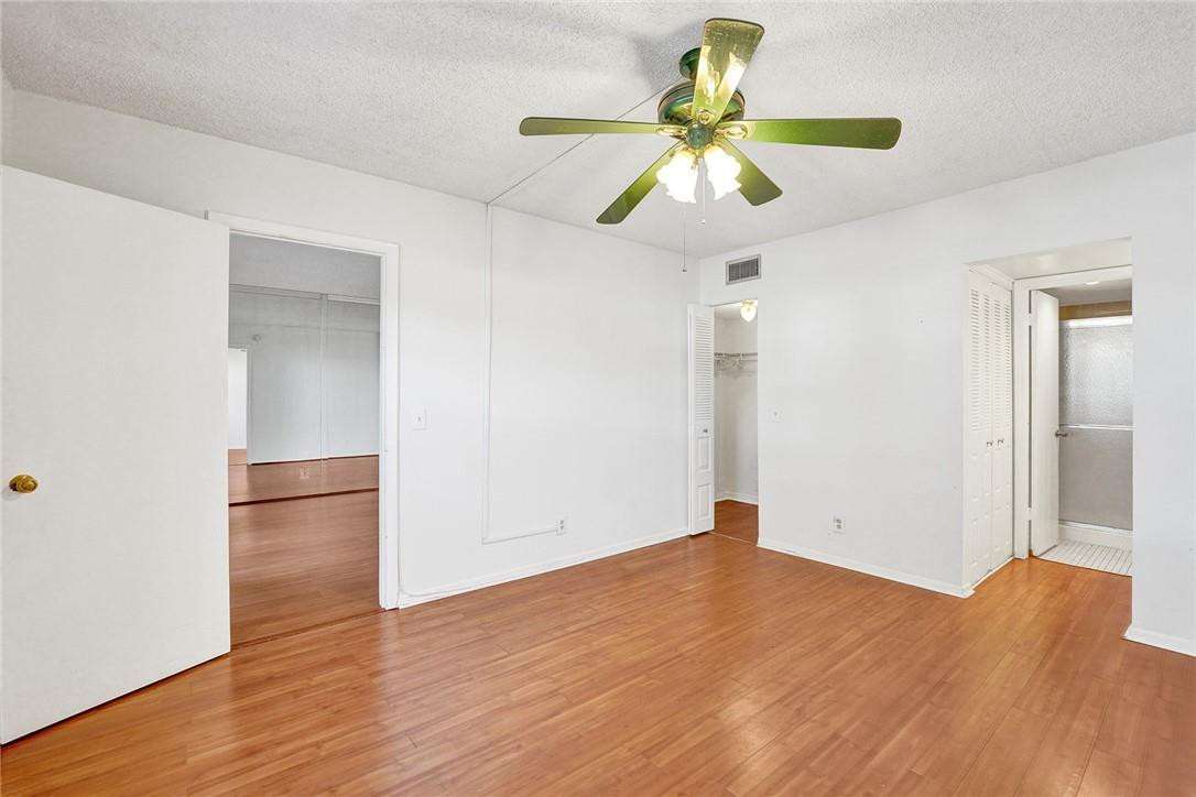 SUNRISE LAKES - Residential