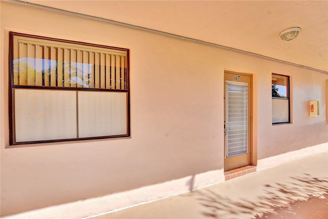 SUNRISE LAKES - Residential