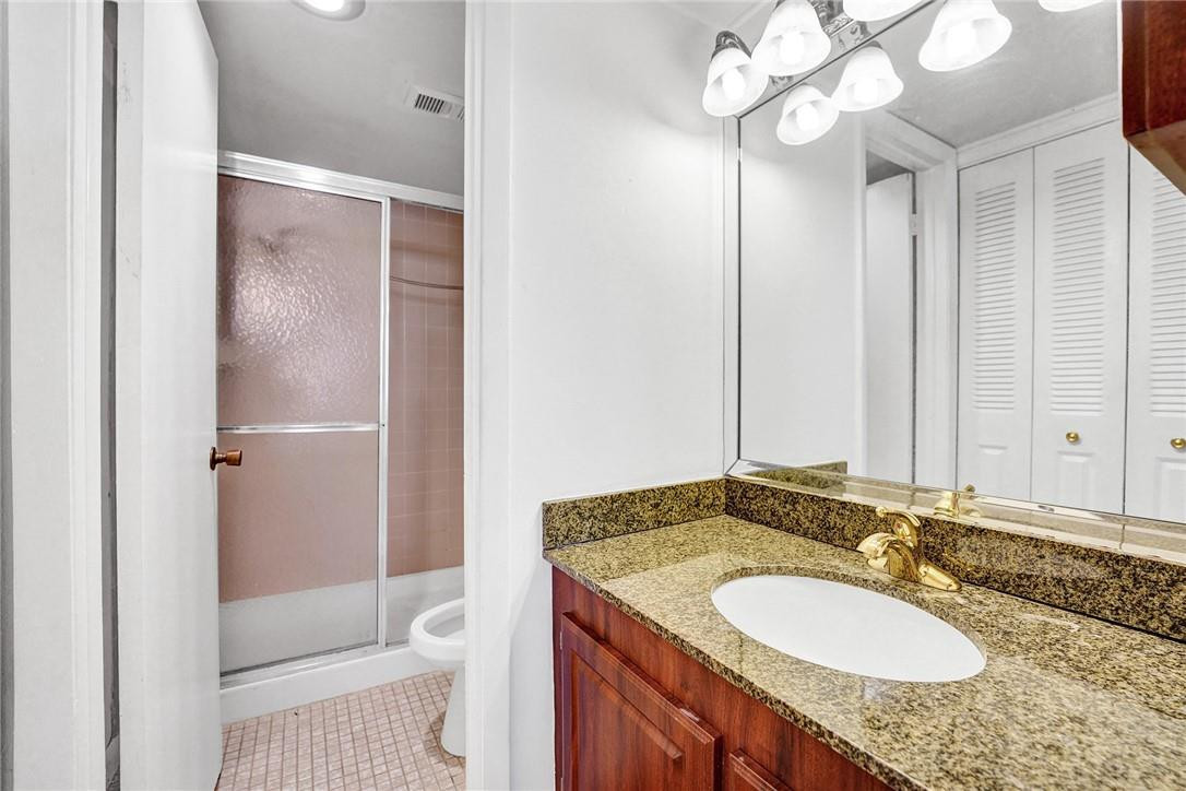 SUNRISE LAKES - Residential