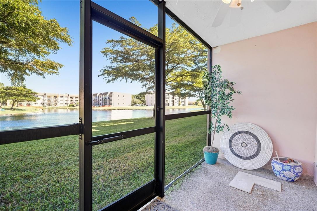 SUNRISE LAKES - Residential