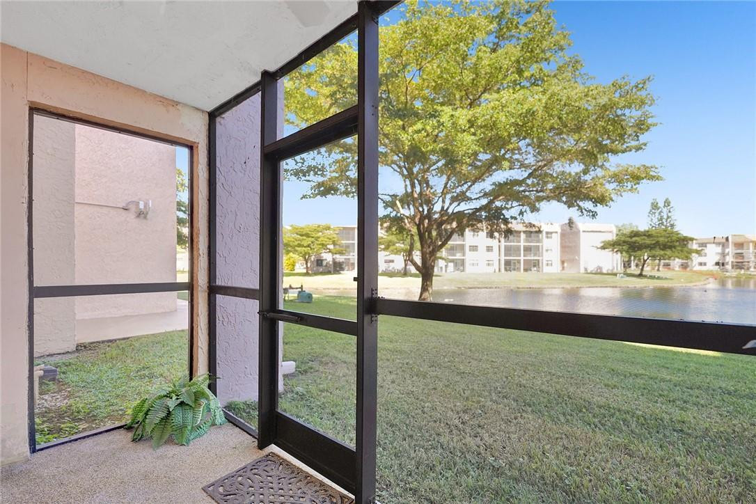 SUNRISE LAKES - Residential