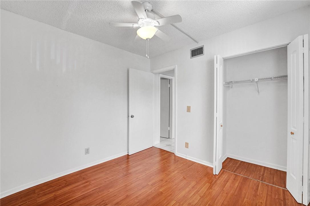 SUNRISE LAKES - Residential