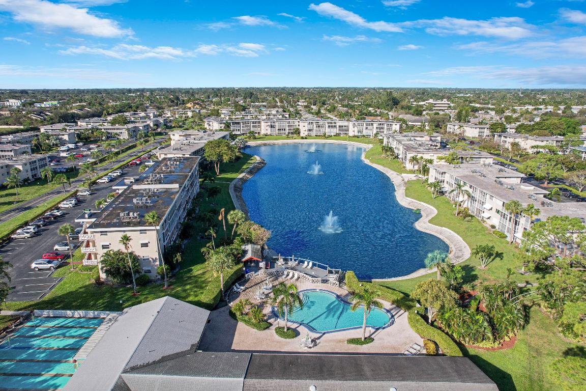 LAKE CLARKE GARDENS CONDO 6 - Residential