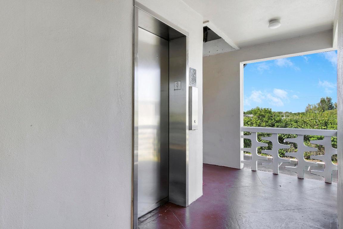 LAKE CLARKE GARDENS CONDO 6 - Residential