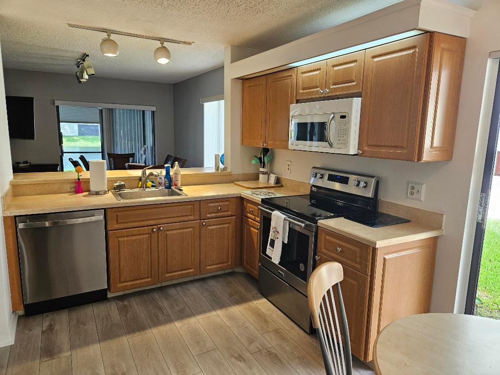 PALM CHASE CONDO - Residential Lease