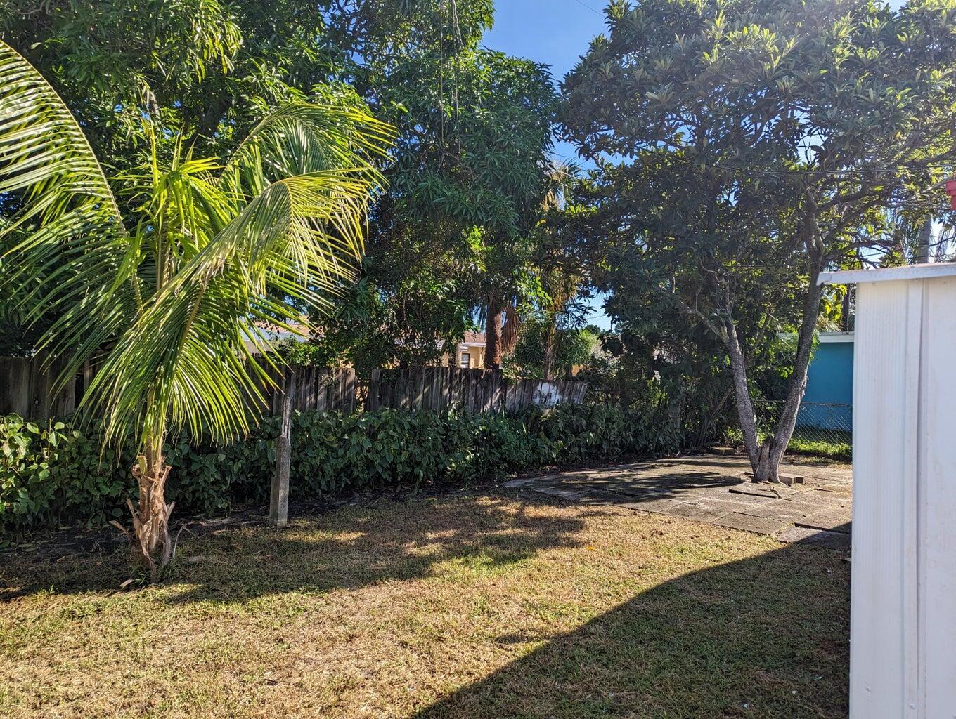 MONROE HEIGHTS - Residential Lease