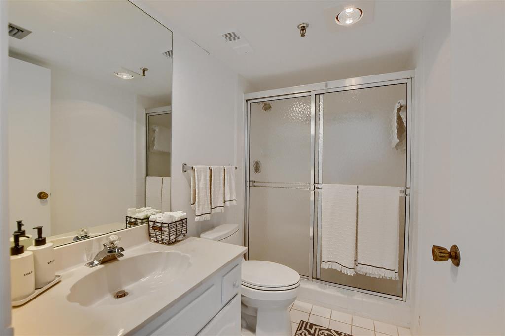 WILLOWWOOD MIDRISE - Residential Lease