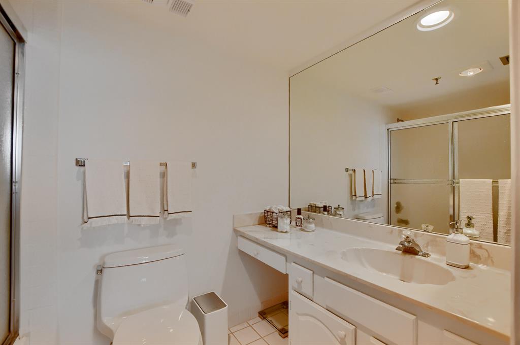 WILLOWWOOD MIDRISE - Residential Lease