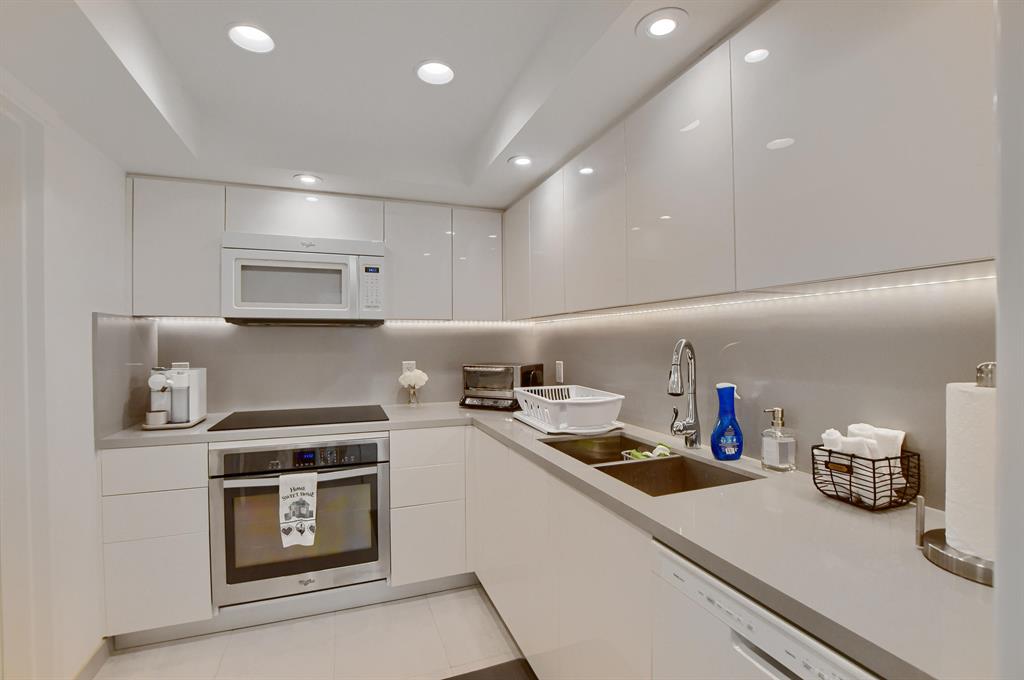 WILLOWWOOD MIDRISE - Residential Lease