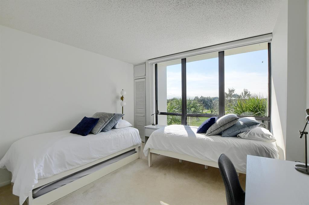 WILLOWWOOD MIDRISE - Residential Lease