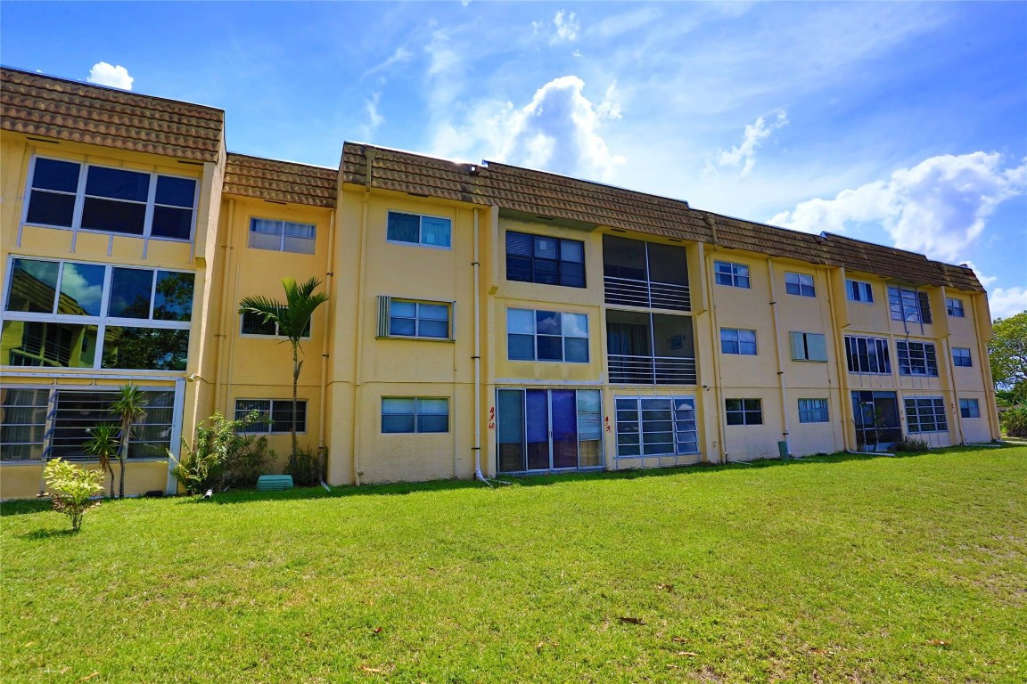 Sunrise Lakes Phase 2 - Residential Lease