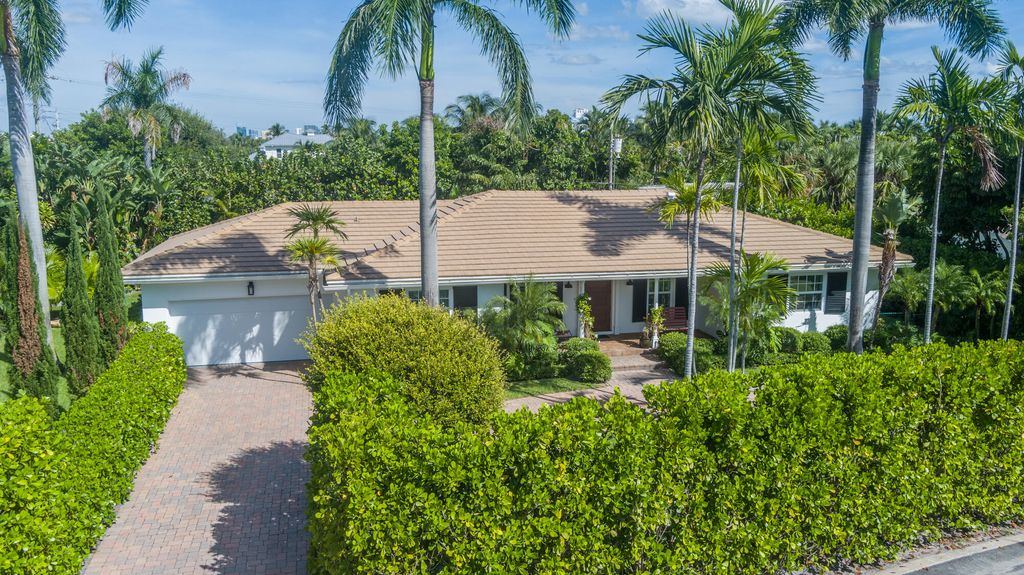 Photo of 265 Rilyn Drive, West Palm Beach, FL 33405 (MLS # R11153054)