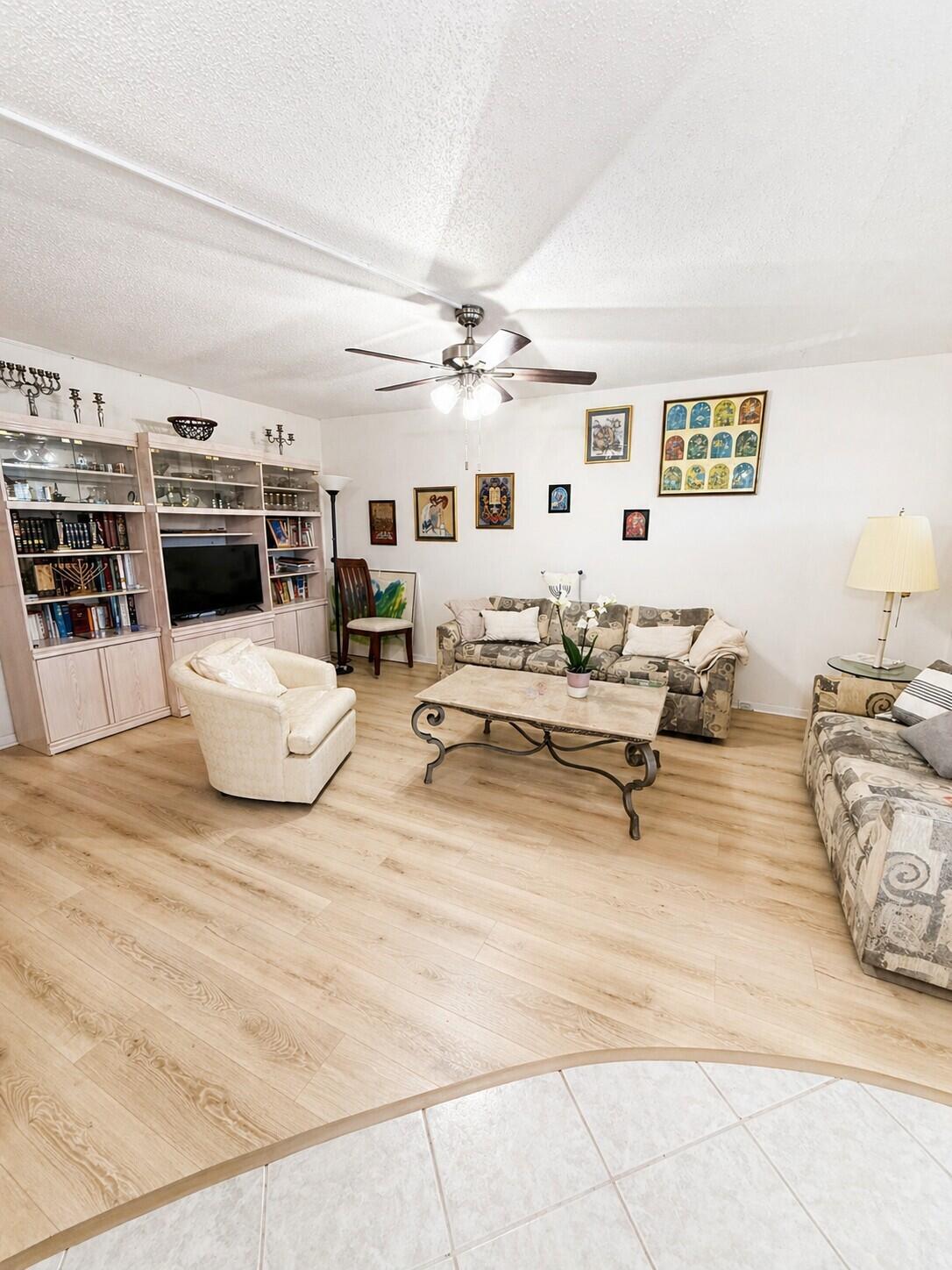 UPMINSTER J CONDO - Residential