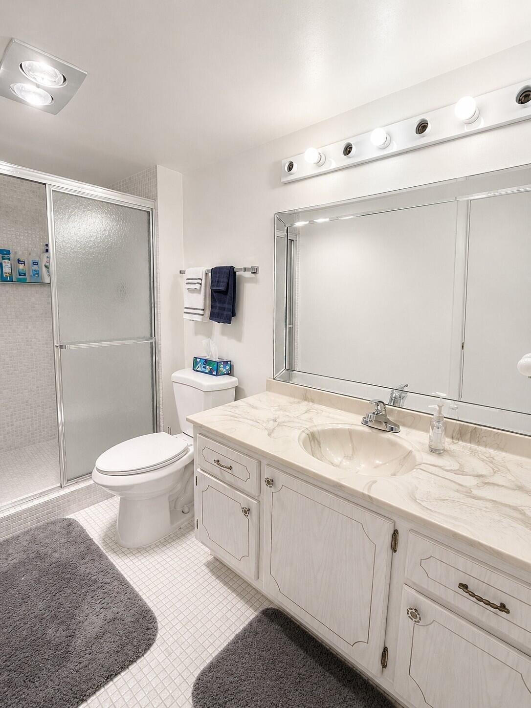 UPMINSTER J CONDO - Residential