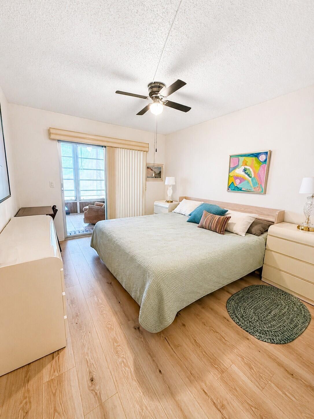 UPMINSTER J CONDO - Residential