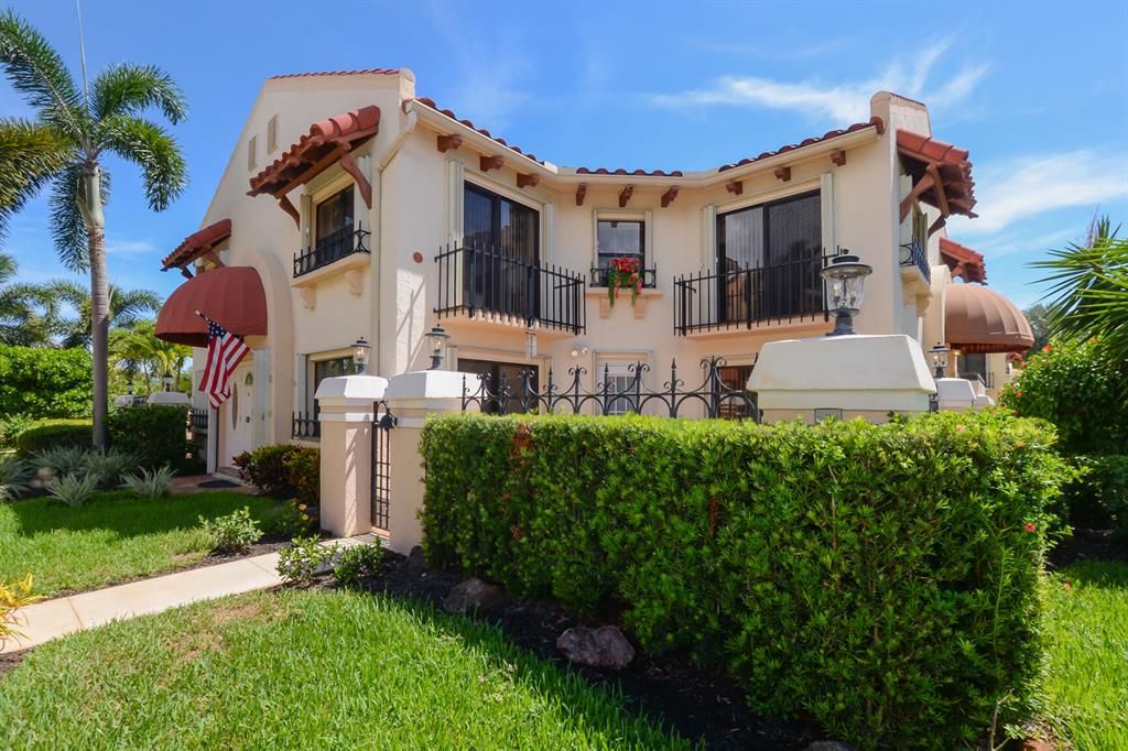Photo of 5 Uno Lago Drive Dr, Juno Beach, FL 33408 (MLS # R10827072)