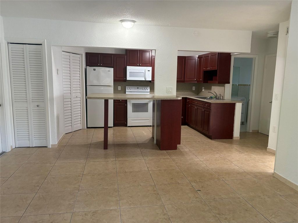 Photo of 200 SW 9th Street #6, Fort Lauderdale, FL 33315 (MLS # F10496619)