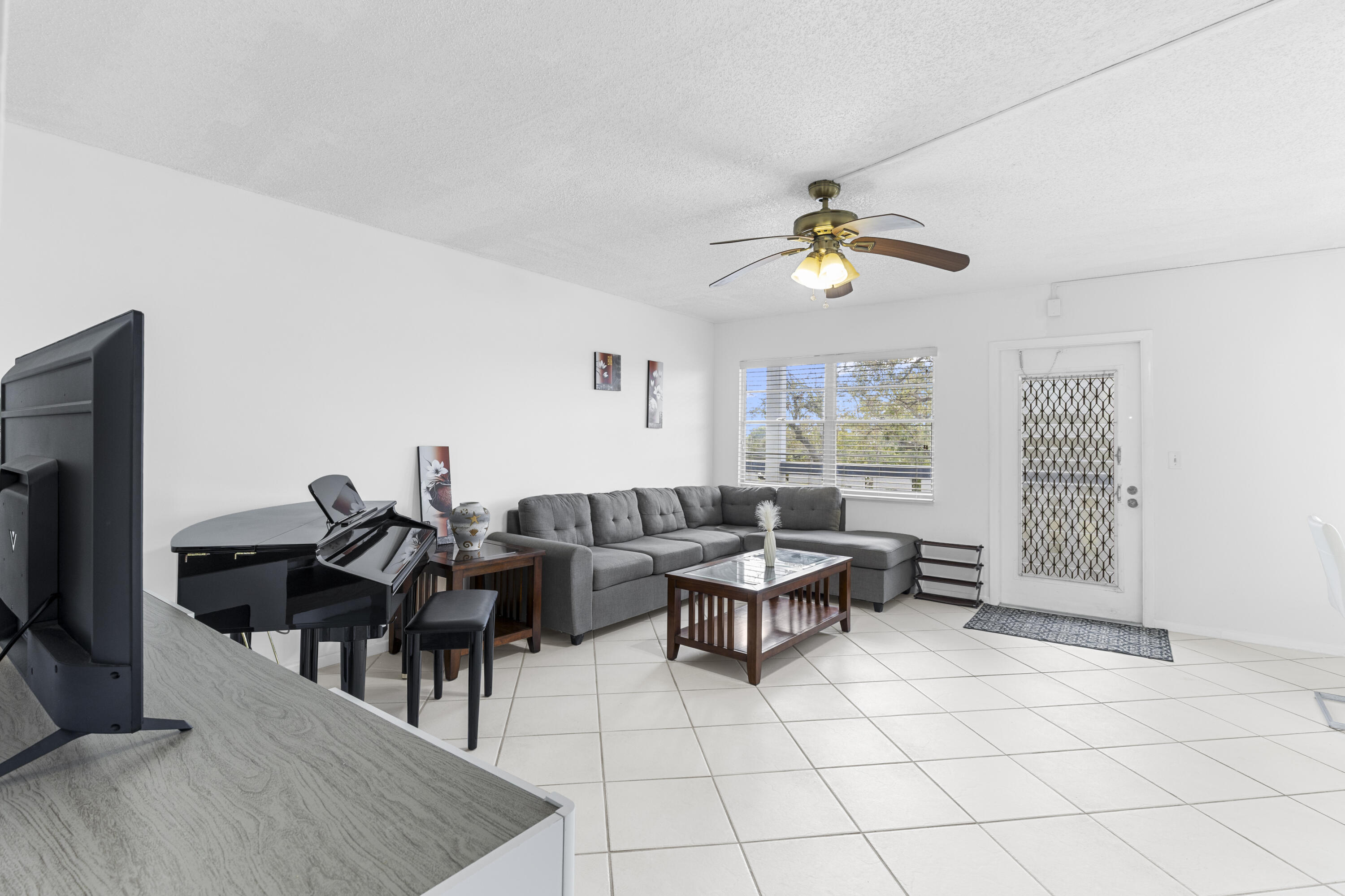 3028 Harwood D