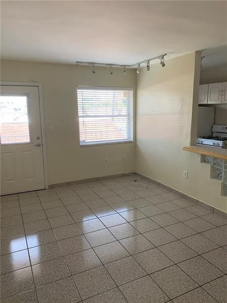 View photos, virtual tours, details... 525 MERIDIAN Avenue 306