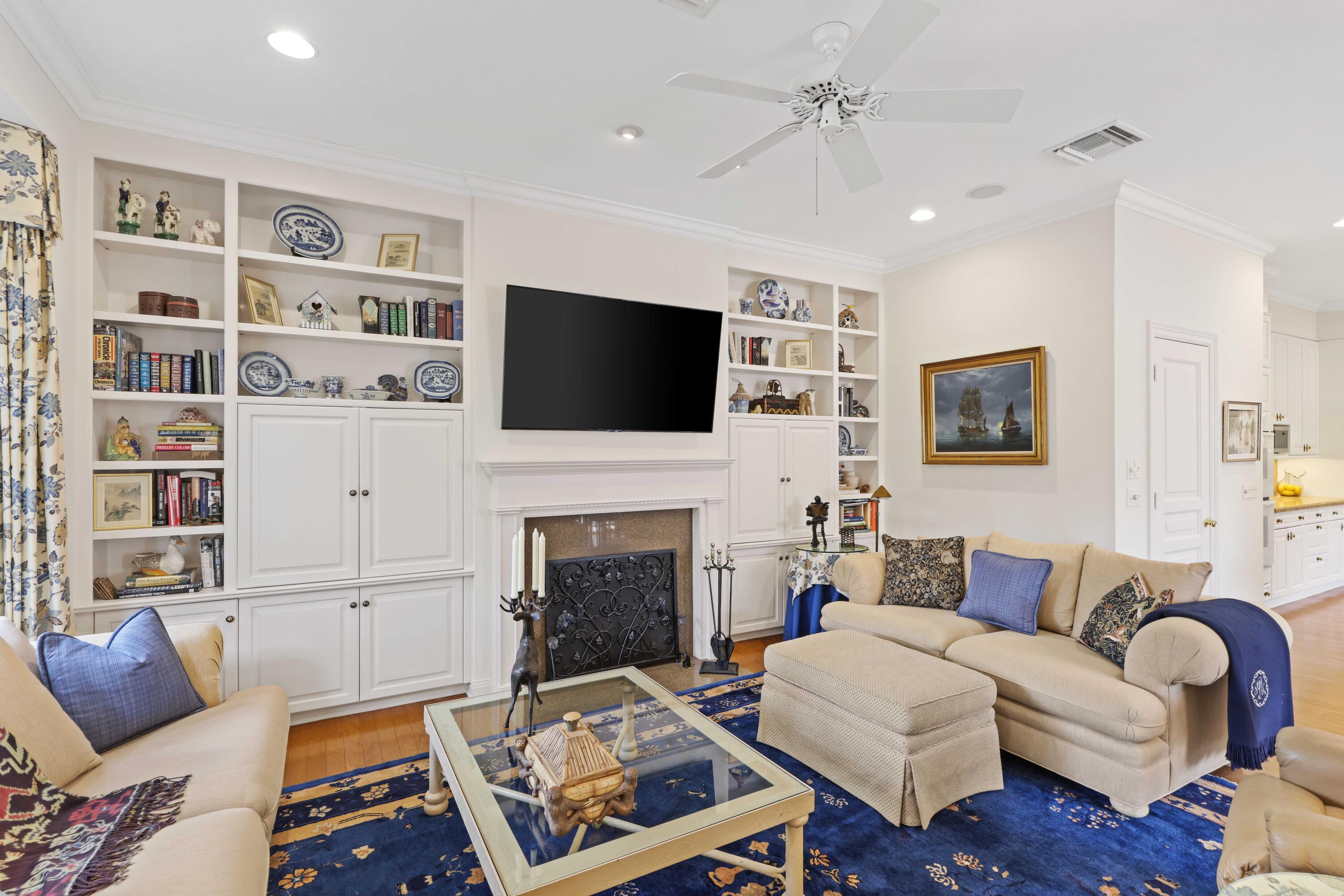 VILLAGE OF GOLF - Residential