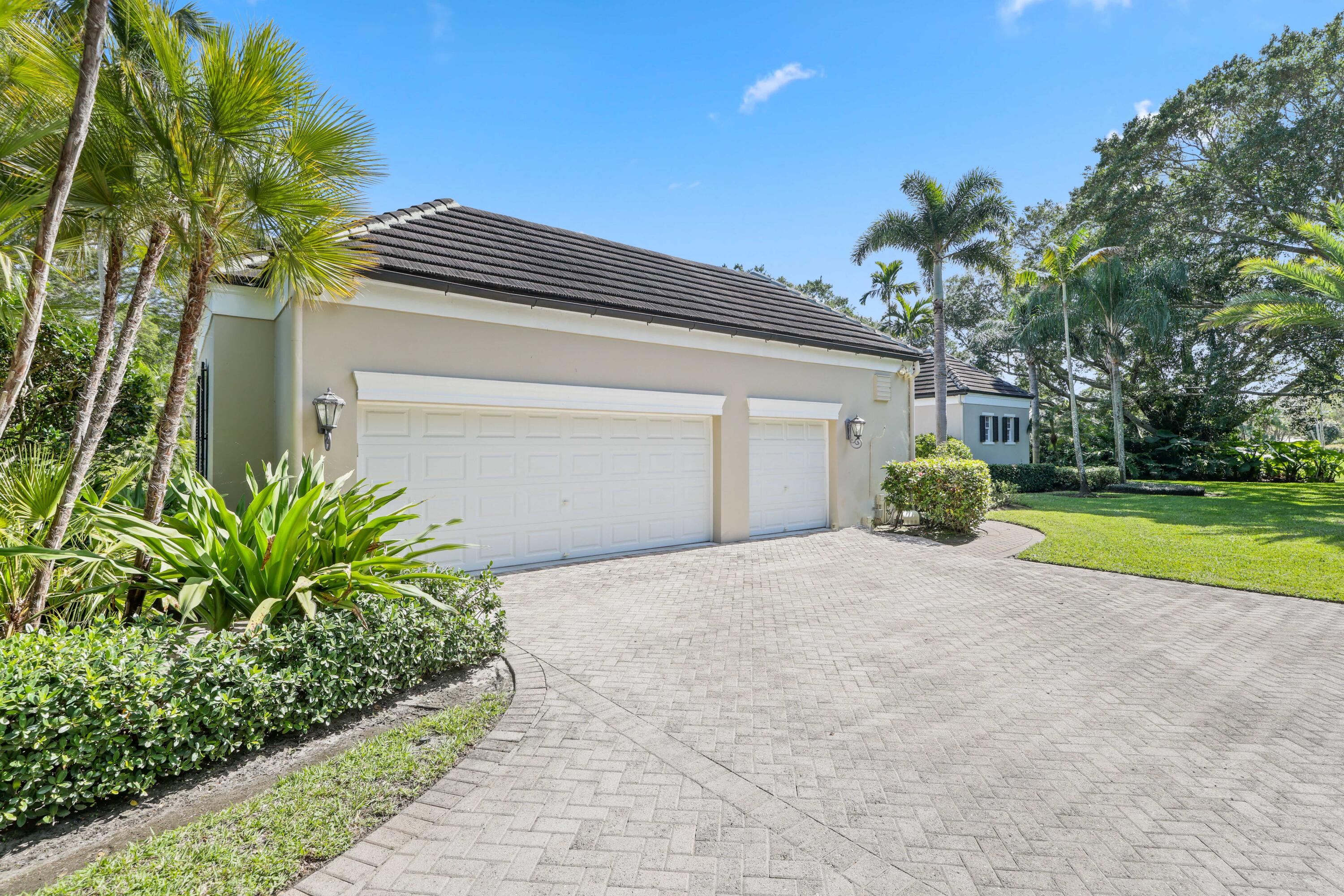 VILLAGE OF GOLF - Residential