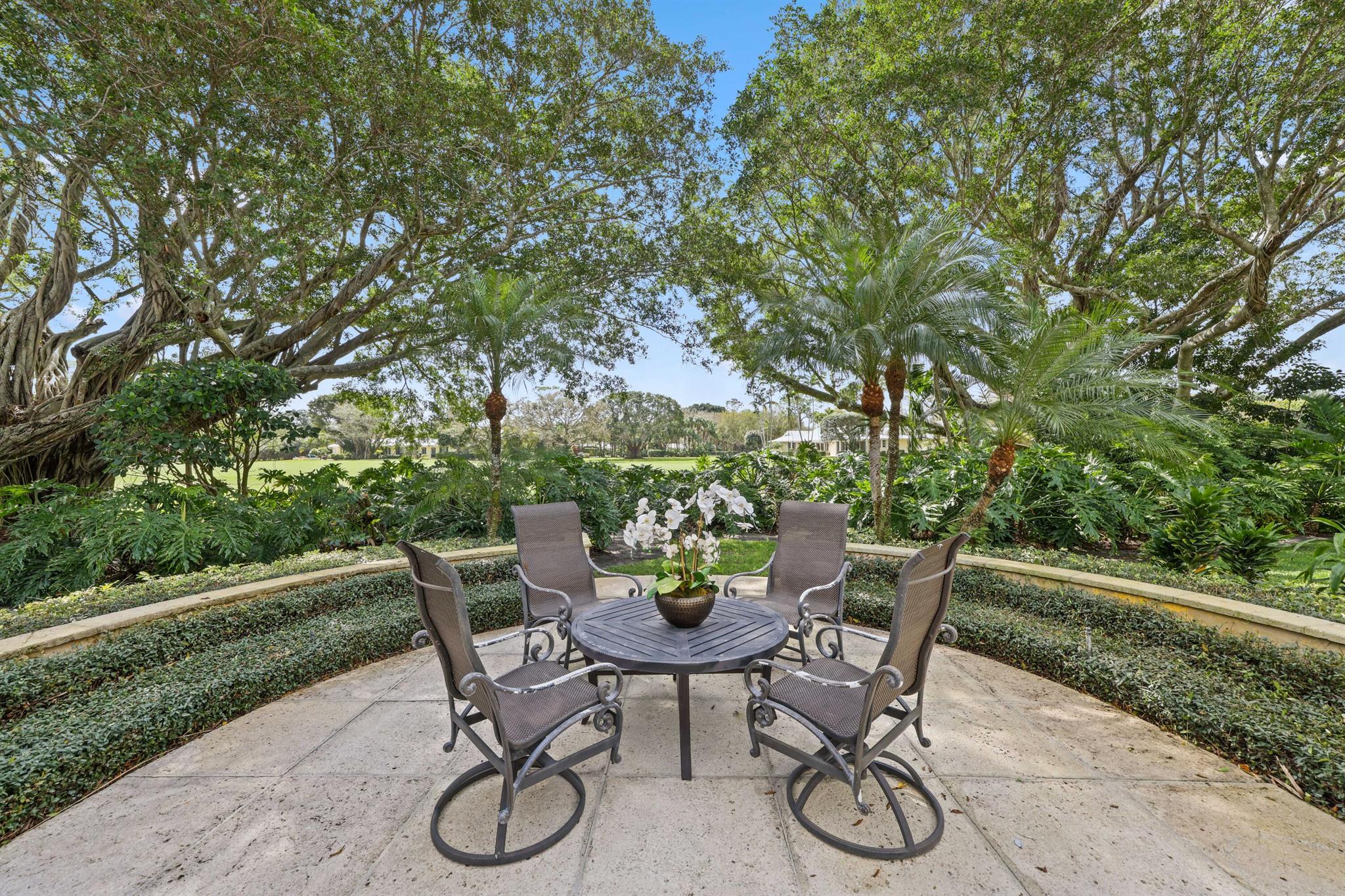 VILLAGE OF GOLF - Residential