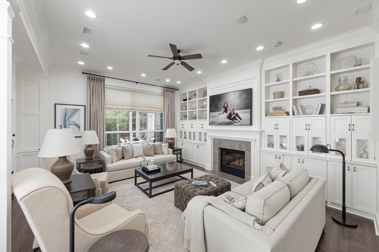 VILLAGE OF GOLF - Residential