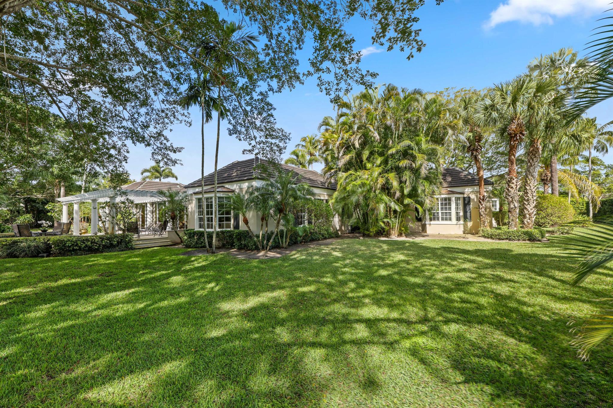 VILLAGE OF GOLF - Residential