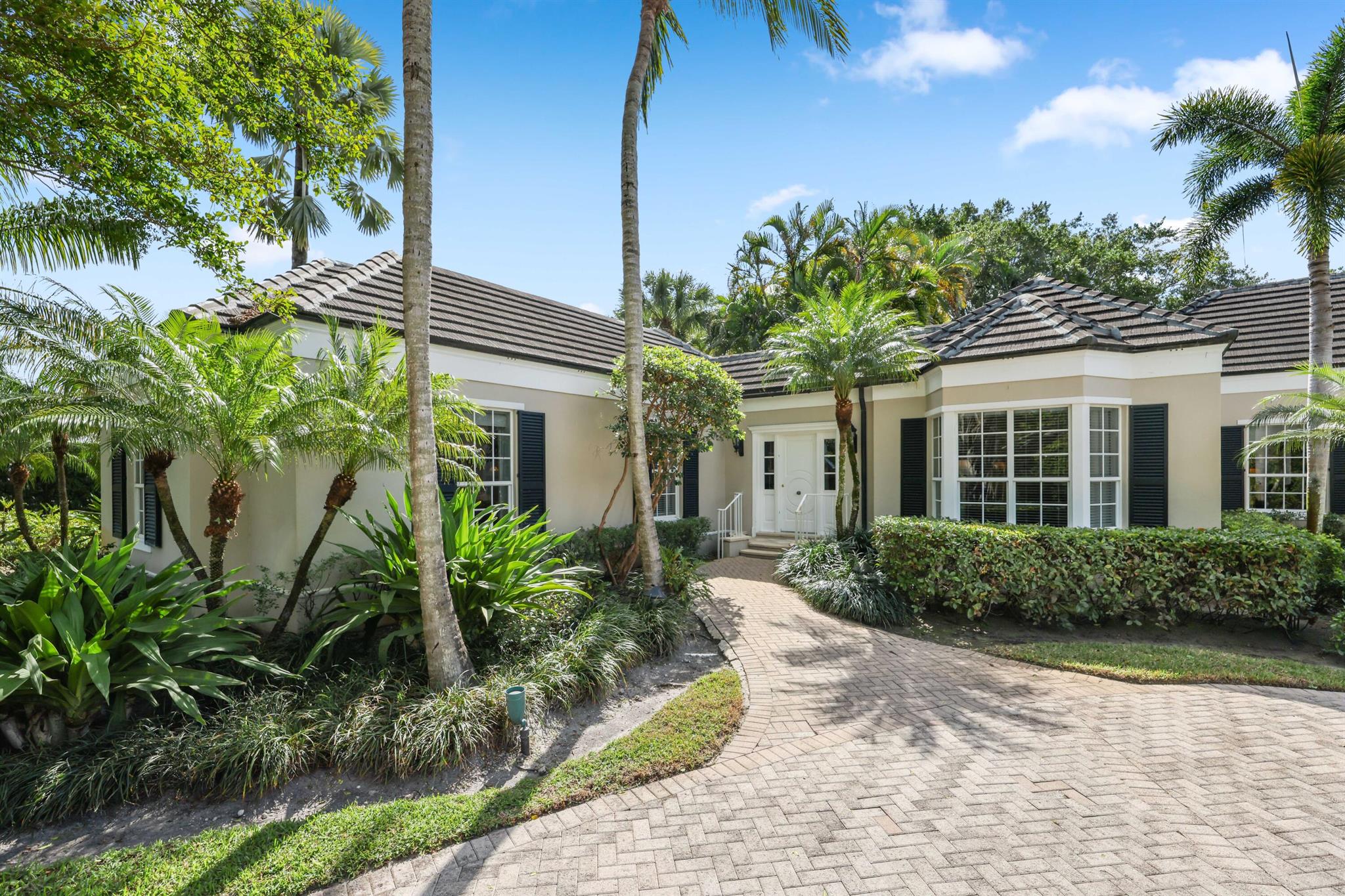 VILLAGE OF GOLF - Residential