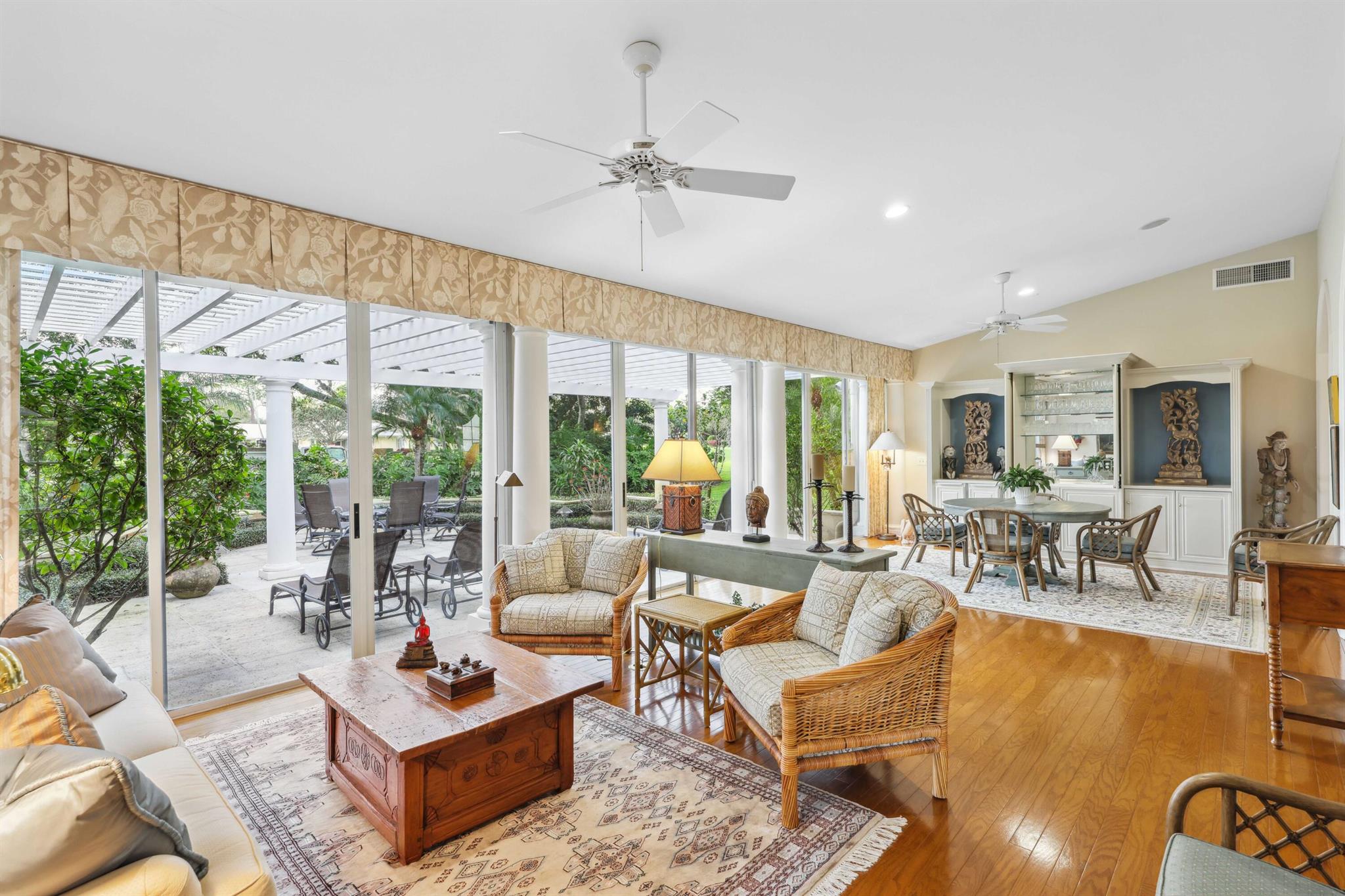 VILLAGE OF GOLF - Residential