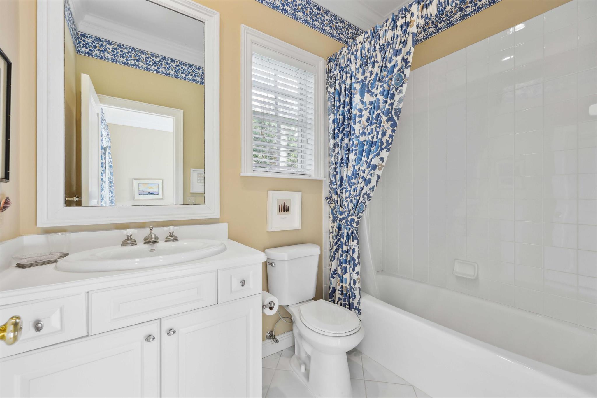 VILLAGE OF GOLF - Residential