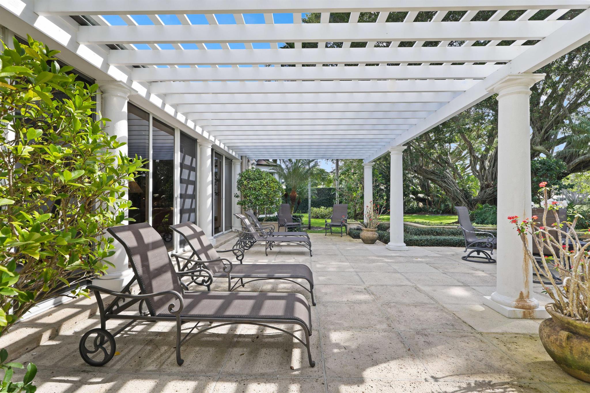 VILLAGE OF GOLF - Residential