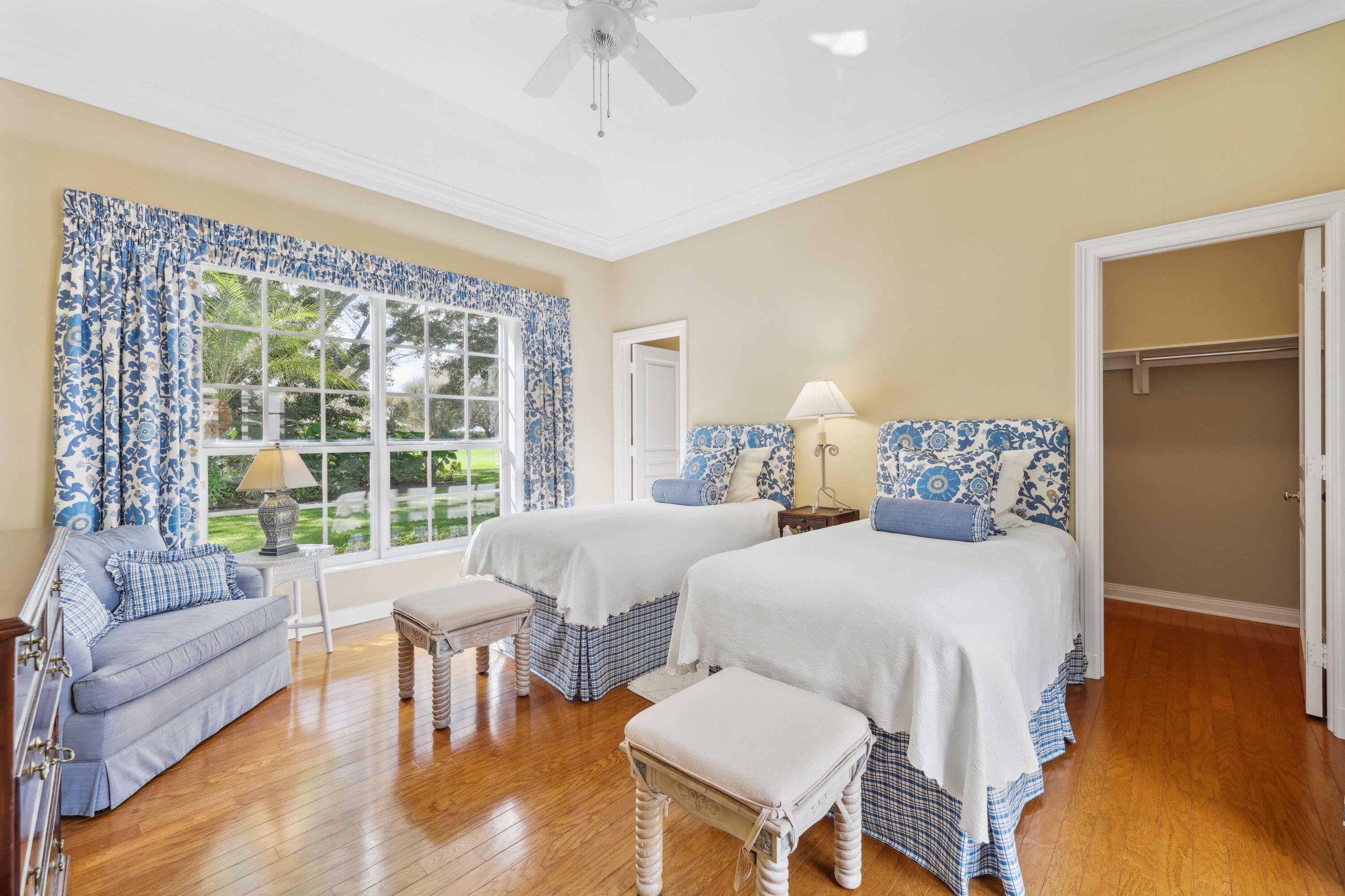 VILLAGE OF GOLF - Residential