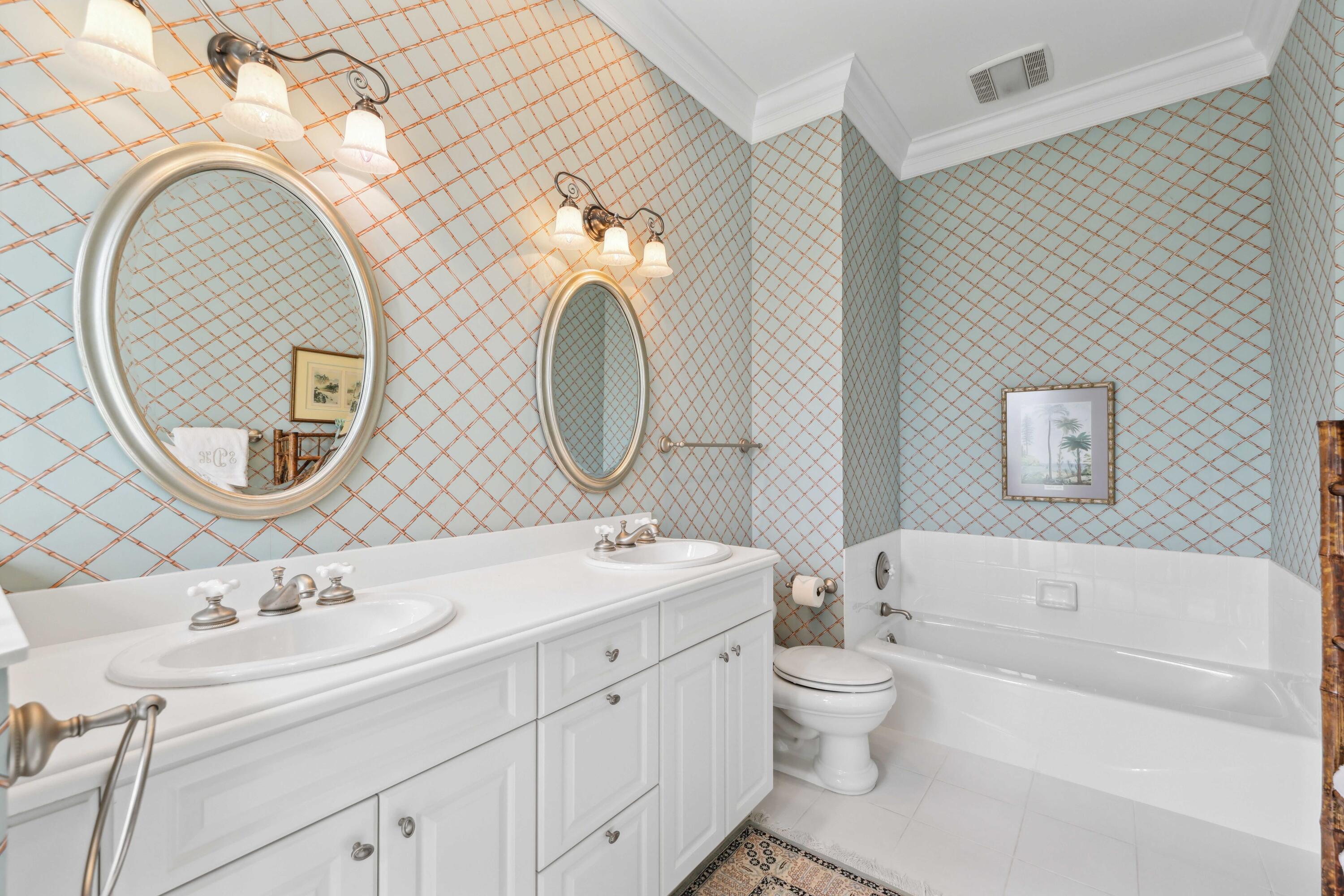 VILLAGE OF GOLF - Residential