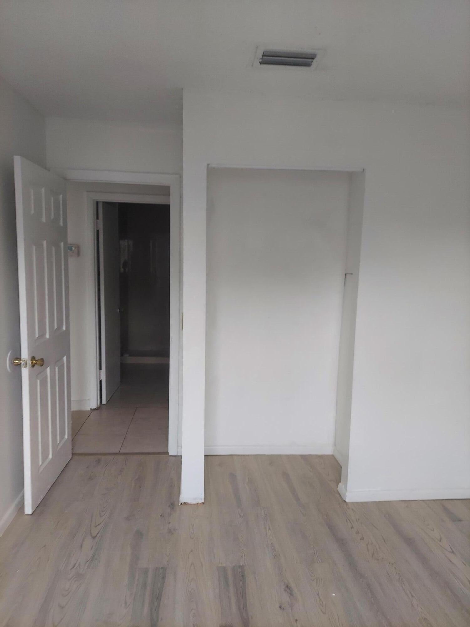 2215 NW 56th Avenue 3e, Lauderhill FL 33313