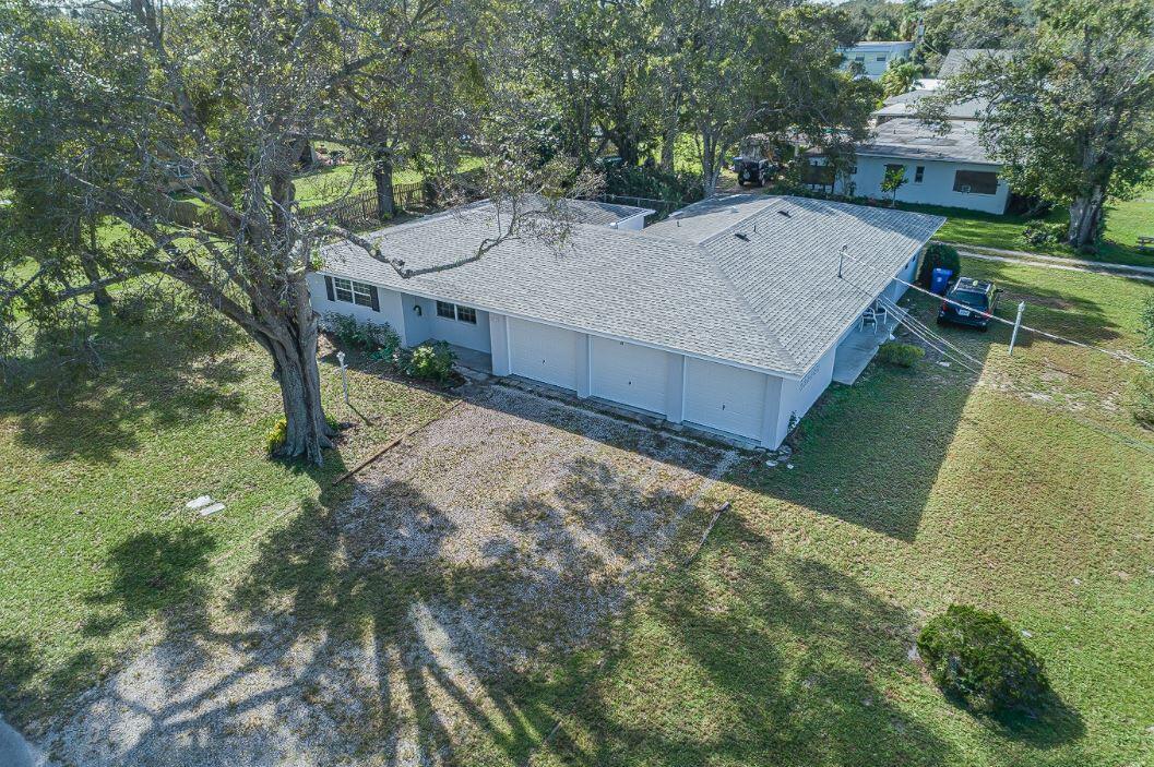 Unique 3 bed, 2 bath rental opportunity with storage space option on the cusp of McAnsh Park/downtown Vero across from adorable Piece-of-Pie park & a quick bike ride to an Abbott's ice cream cone. Fenced back patio area, private spacious utility room w/ washer/dryer, corner lot & eclectic touches. Property is a duplex.