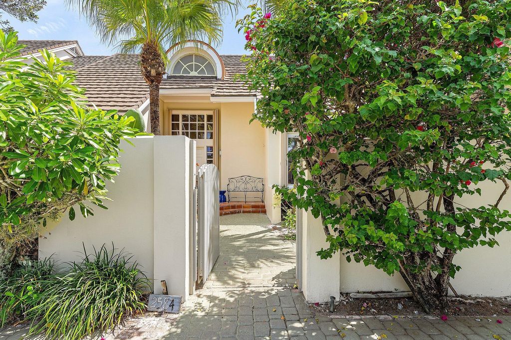 Photo of 2584 Muirfield Court, Wellington, FL 33414 (MLS # B26032960)