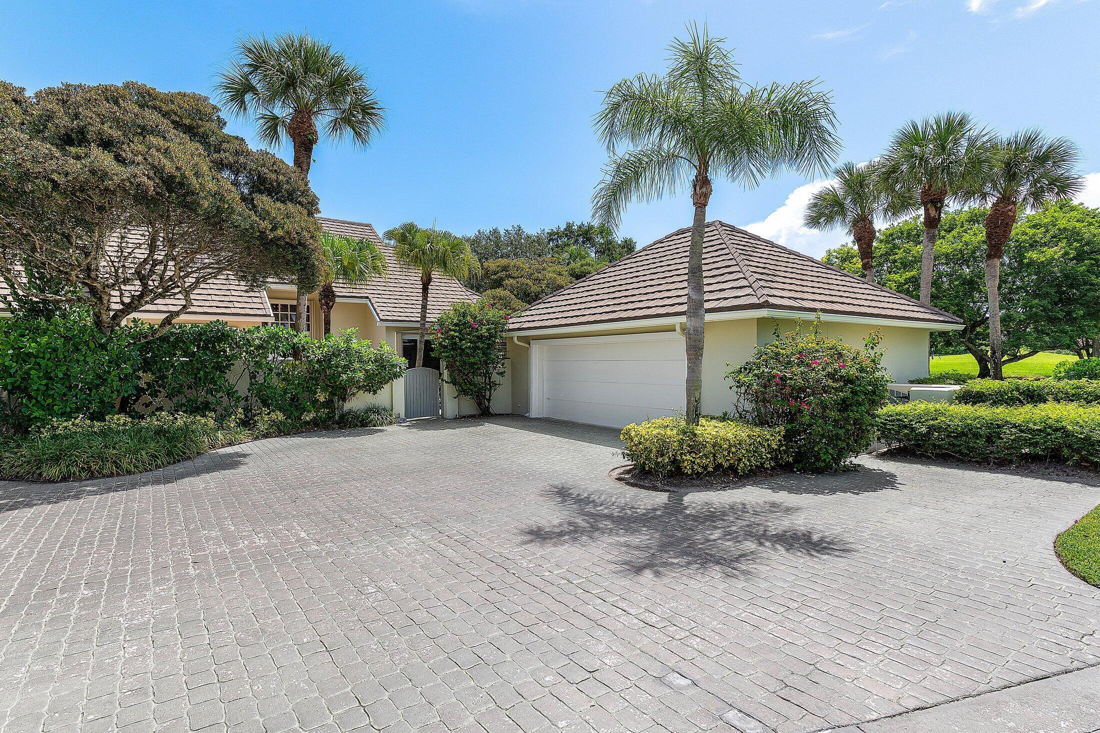 Photo 1 of 51 — 2584 Muirfield Court, Wellington, FL 33414
