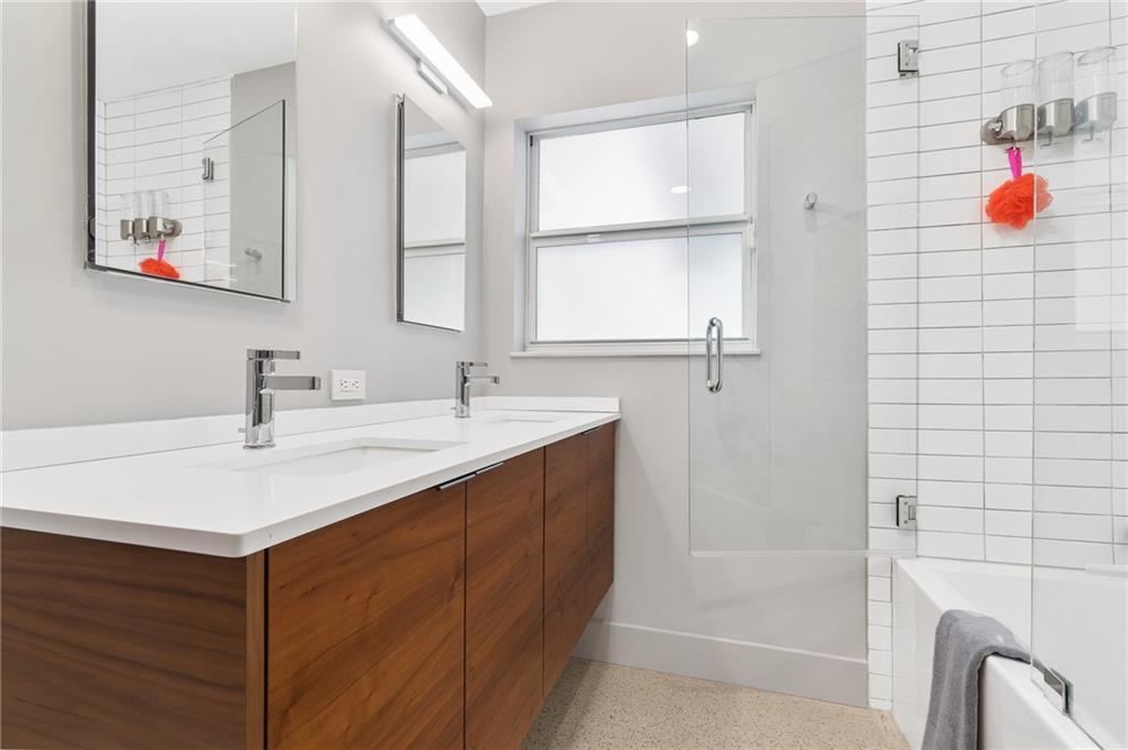 Middle River Manor Add 38 - Residential