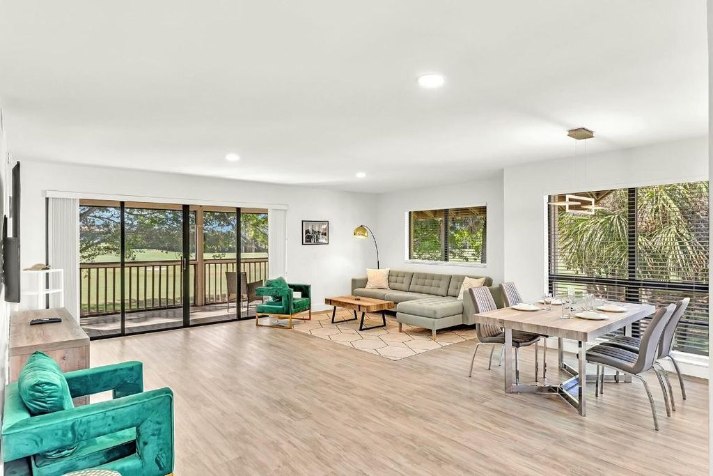 Photo of 462 Brackenwood Lane S, Palm Beach Gardens, FL 33418 (MLS # R11081128)