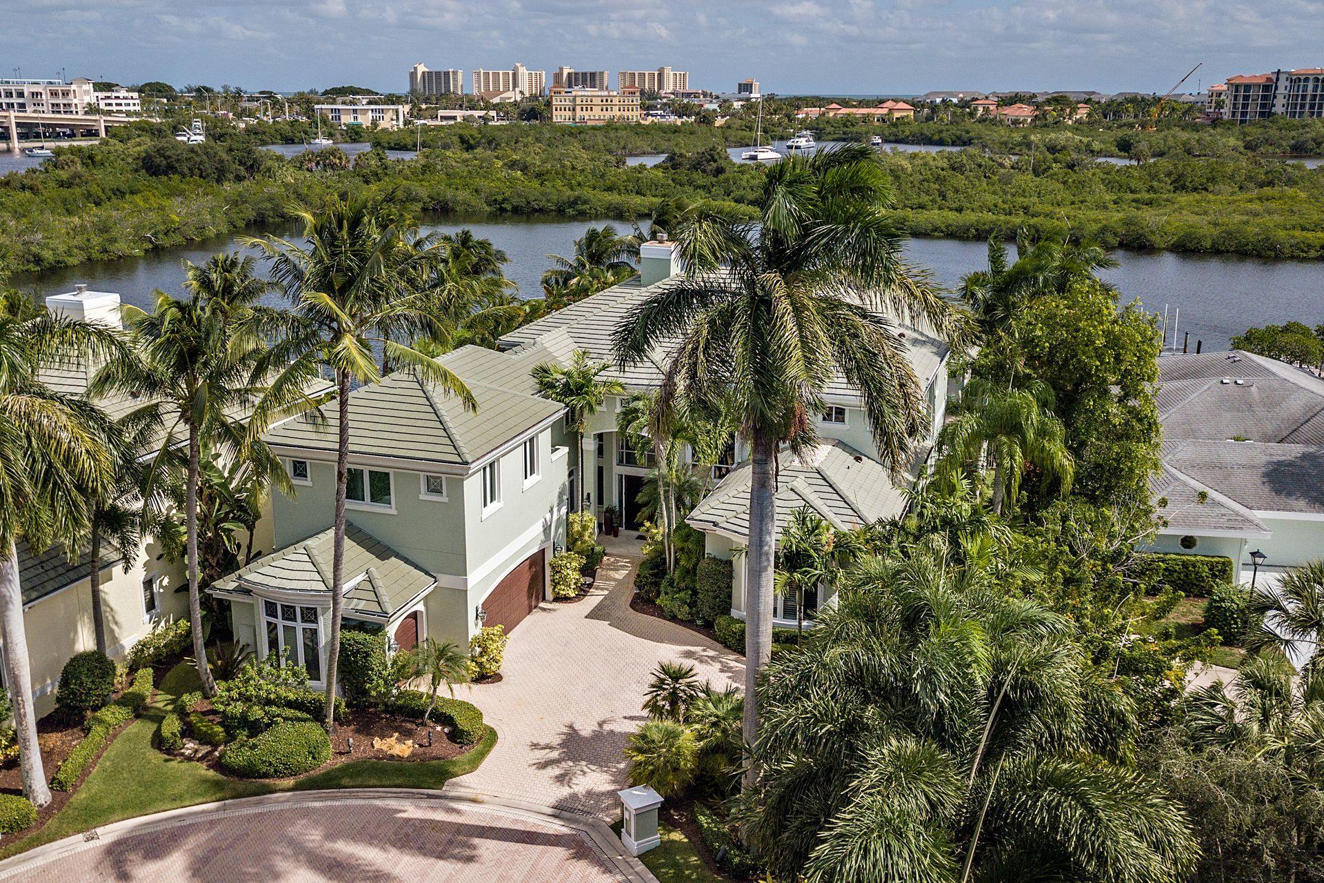 HARBOUR AT JONATHANS LANDING - Residential