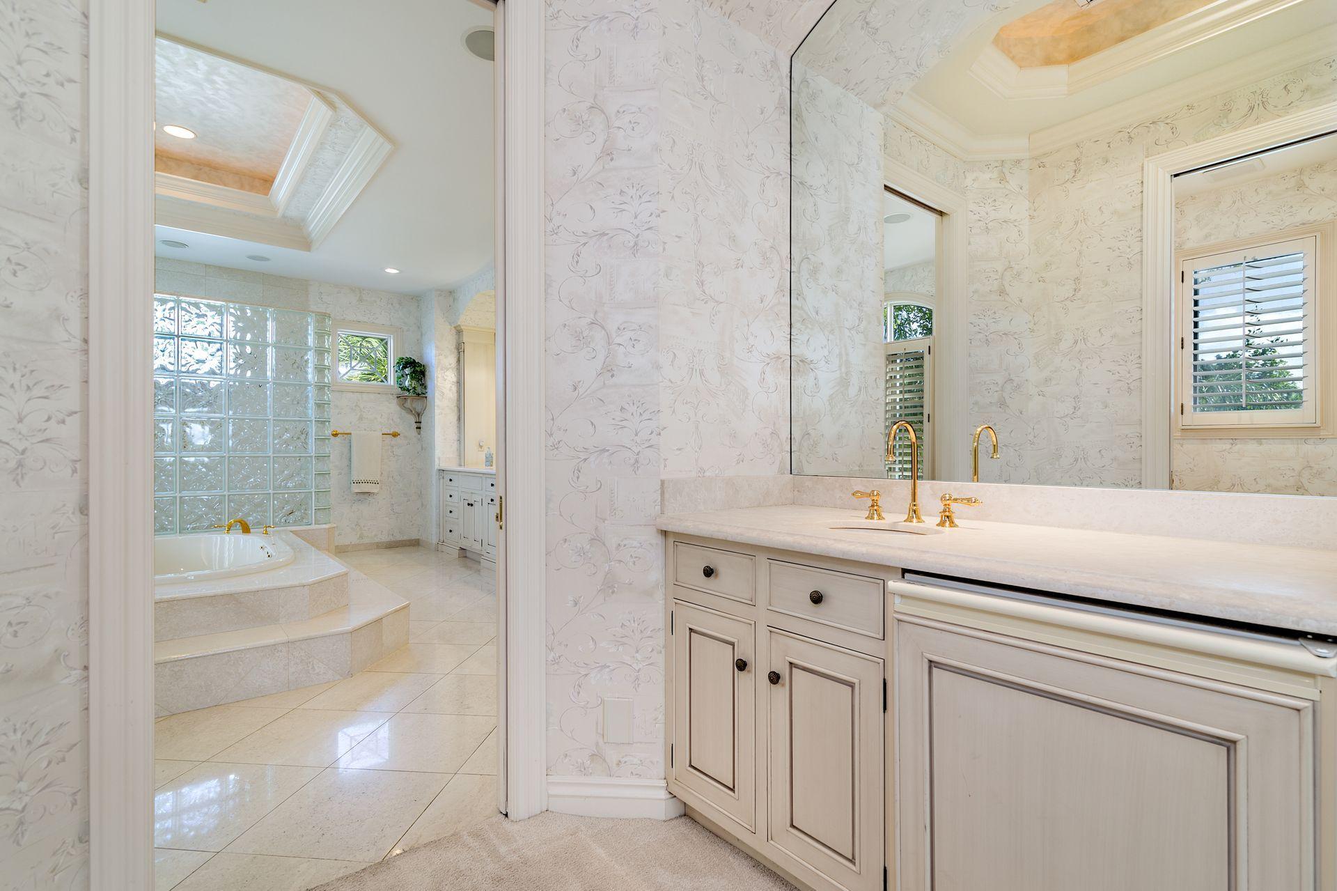 HARBOUR AT JONATHANS LANDING - Residential