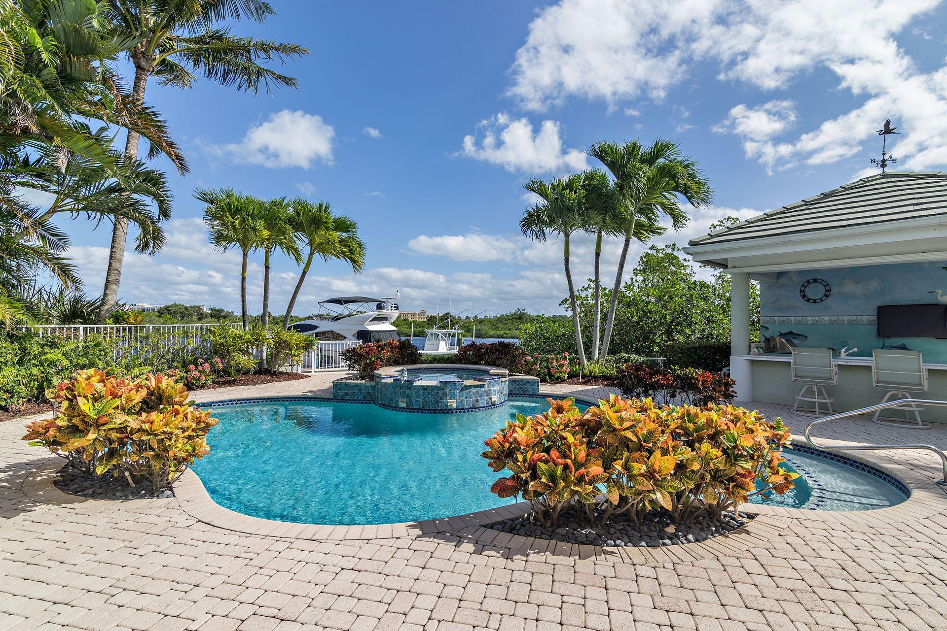 HARBOUR AT JONATHANS LANDING - Residential