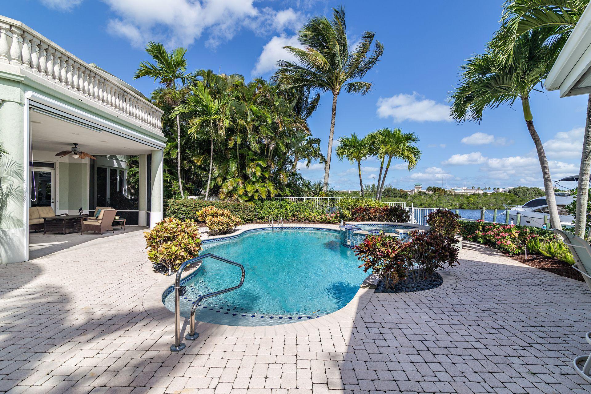 HARBOUR AT JONATHANS LANDING - Residential