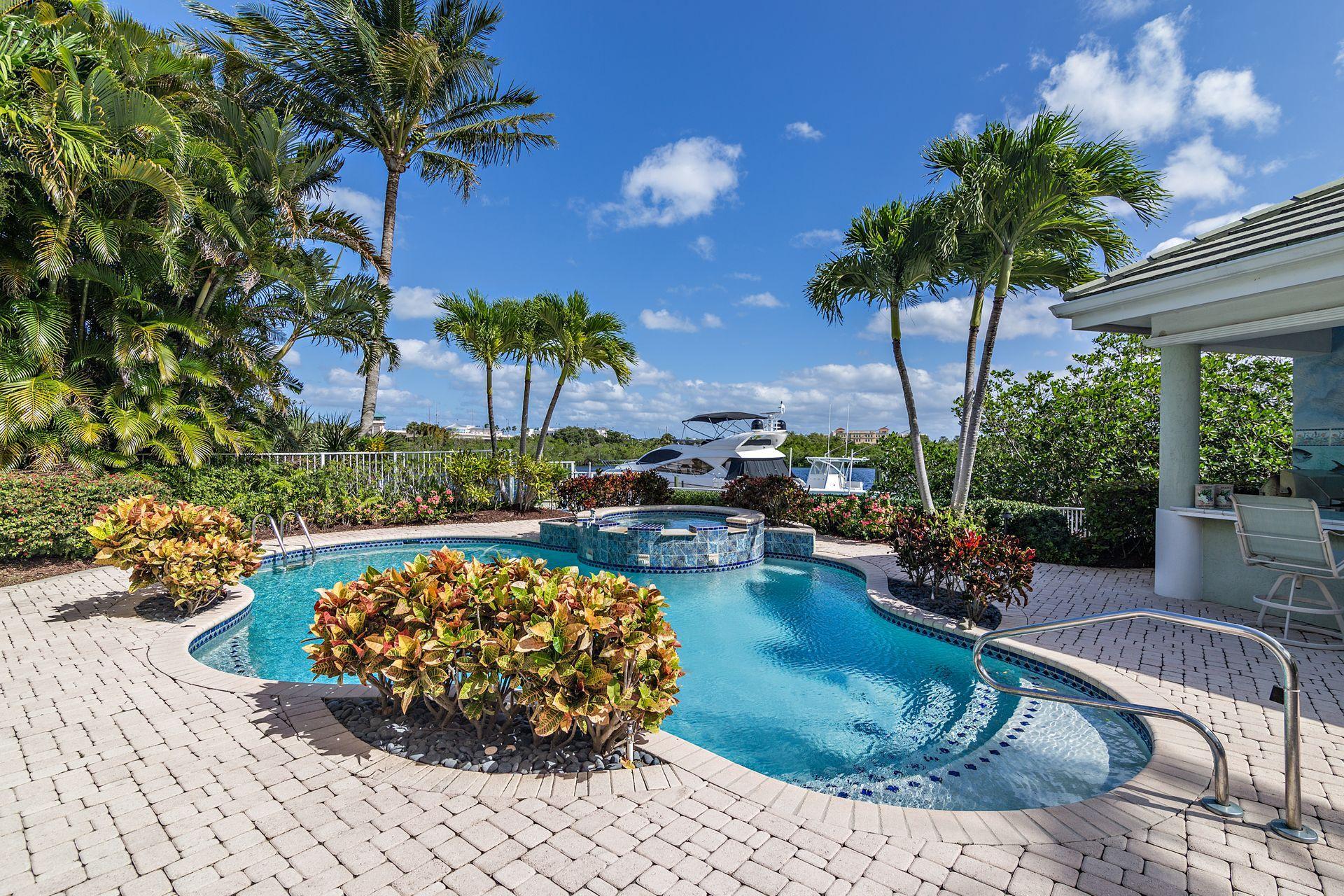 HARBOUR AT JONATHANS LANDING - Residential