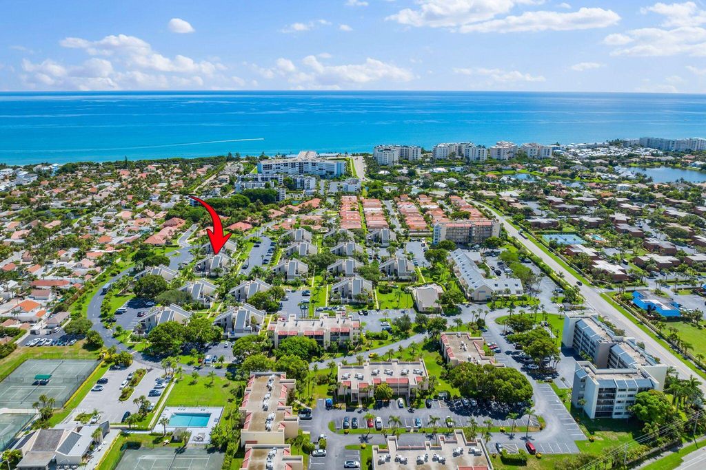 Photo of 1605 S Us Highway 1 #4b, Jupiter, FL 33477 (MLS # R11124394)