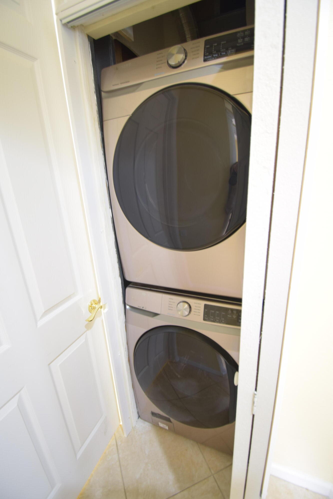CASCADES AT ST LUCIE WEST - Residential Lease